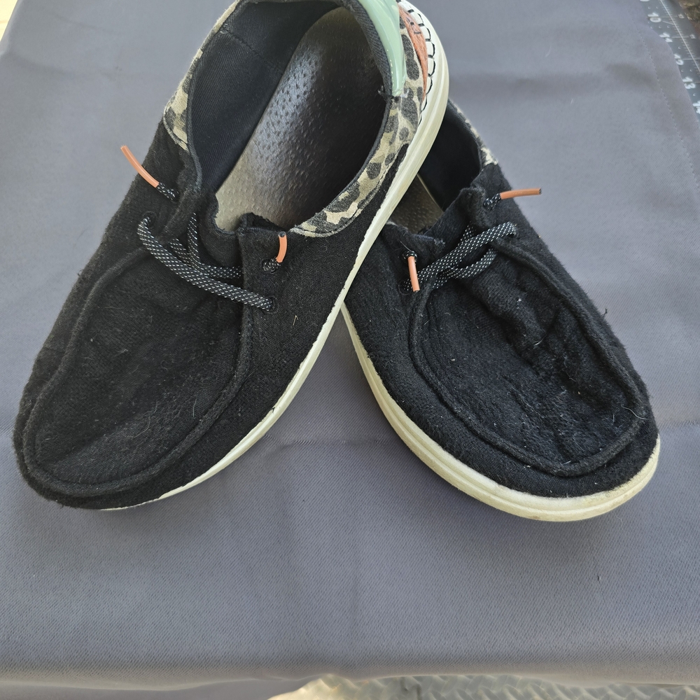 Ladies Hey Dude Slip Ons Sz 8